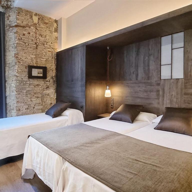 Hotel Sant Agustí - Interior Comfort Triple Room - 1