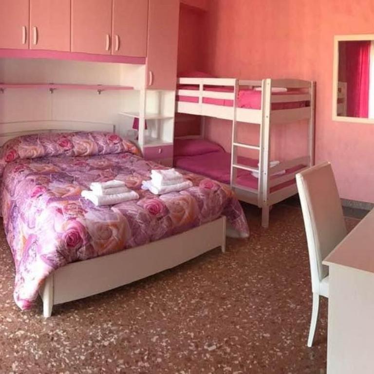 Marco Aurelio - Quadruple Room with Balcony - 9