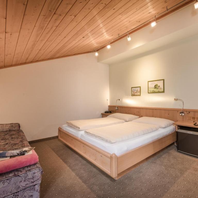 Gästehaus Gratz - inklusive Eintritt in die Alpentherme - Doppelzimmer mit Balkon - 5