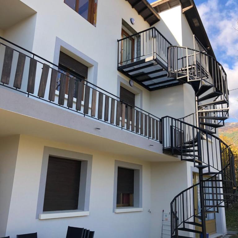 Les Apparts de la Tourronde - Appartement avec Vue sur la Montagne - 4