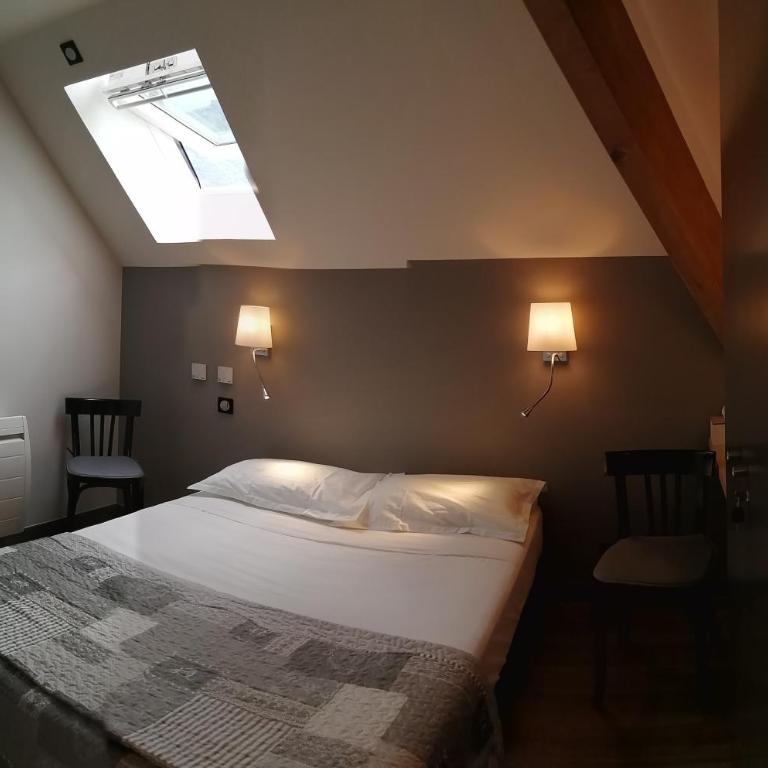 Le Grand Chatelard HÔTEL BAR RESTAURANT - Chambre Double avec Salle de Bains Privative - 4