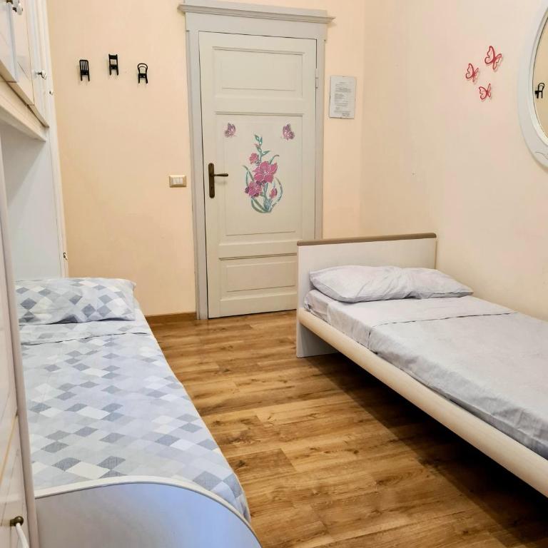 Villa Zara - Twin Room with Shared Toilet - 2
