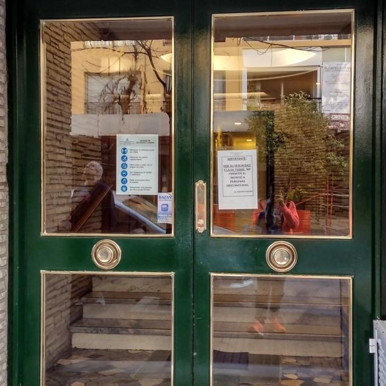 Luminoso Departamento,con cochera Zona Centro - Apartamento de 1 dormitorio - 30