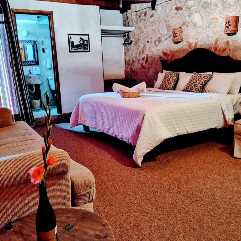 Hotel & Cava La Parroquia - Suite - 4