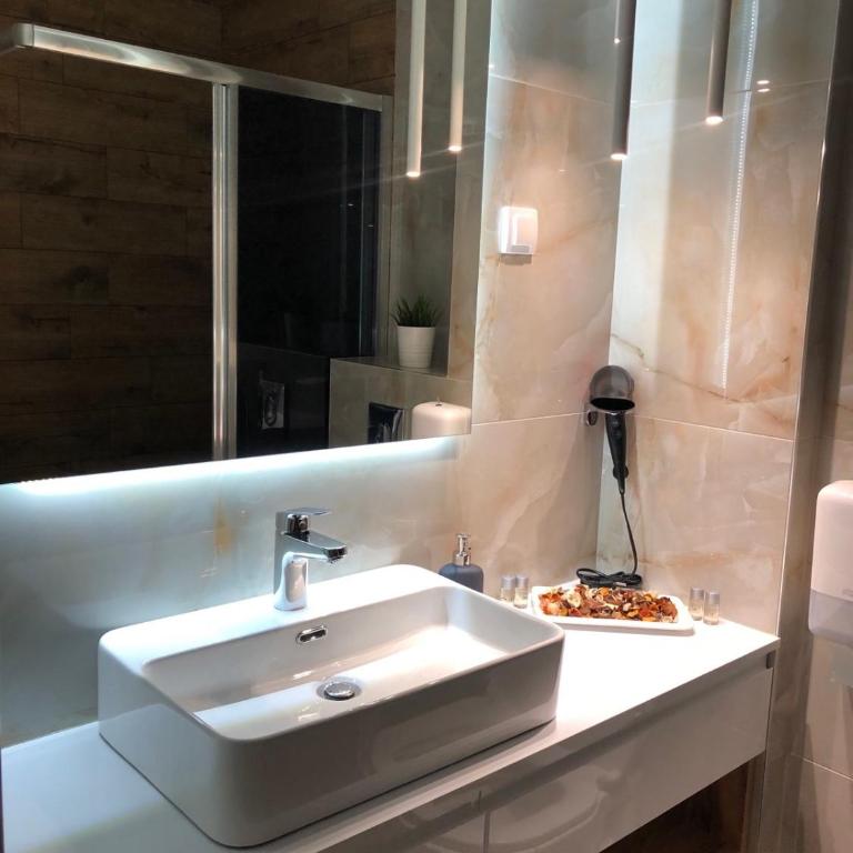 Lux Apartman 33 - One-Bedroom Apartment - 24