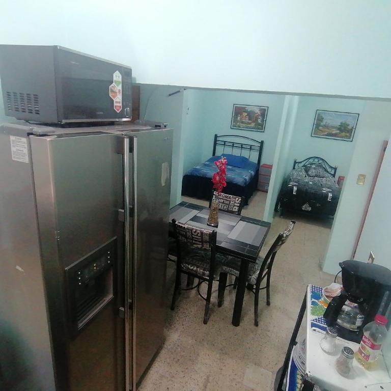 DEPARTAMENTO CERCANO AL AEROPUERTO T2, A 2 CALLES - Double Room with Two Double Beds - 24