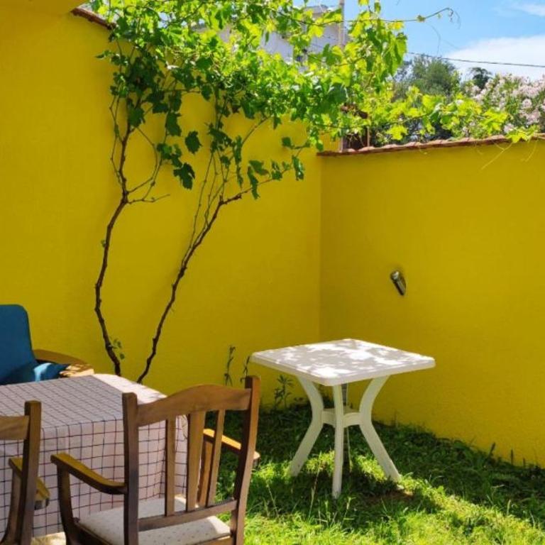 Crypto House G - Apartment with Garden View - 10