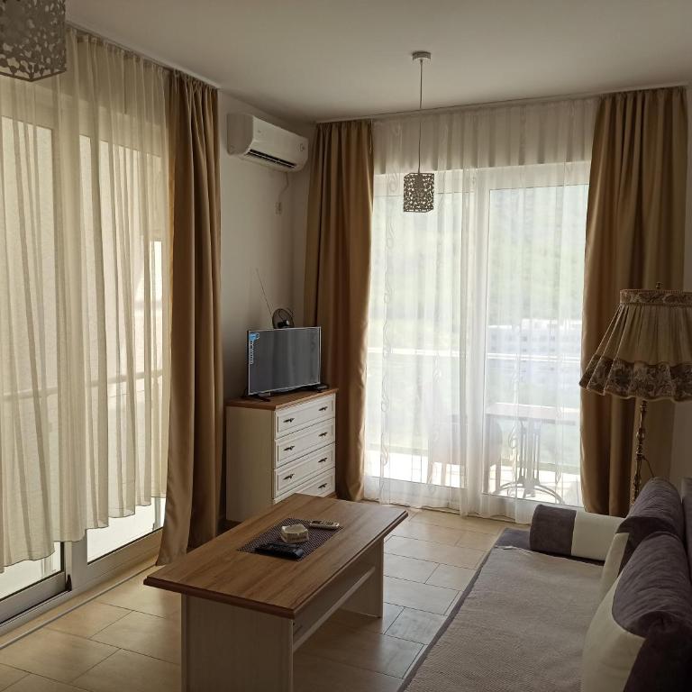 Lux apartment Bečići - One-Bedroom Apartment - 5