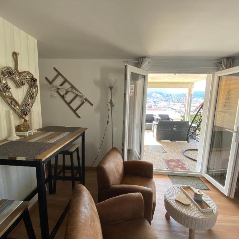 AU NID COSY D'ISA A GERARDMER VOSGES - Spas privatifs - Chambre Double avec Terrasse et Jacuzzi Privé - 15