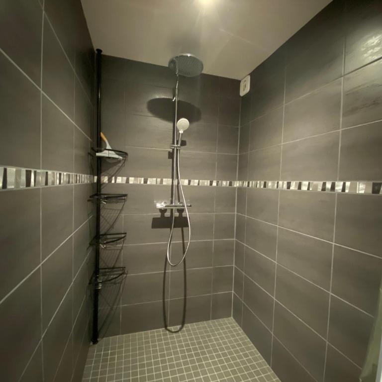 AU NID COSY D'ISA A GERARDMER VOSGES - Spas privatifs - Chambre Double avec Terrasse et Jacuzzi Privé - 20
