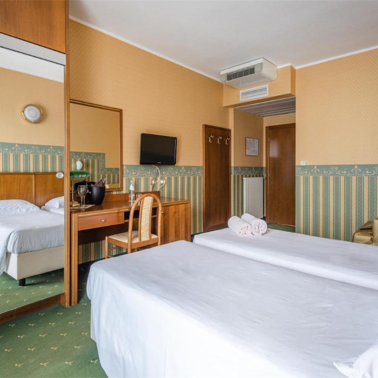 Hotel Splendid Palace - Camera Classic con Vista Lago - 4