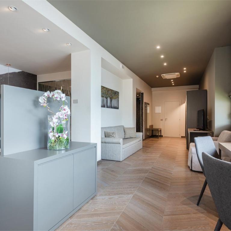 Hotel Splendid Palace - Suite con Vasca Idromassaggio - 10