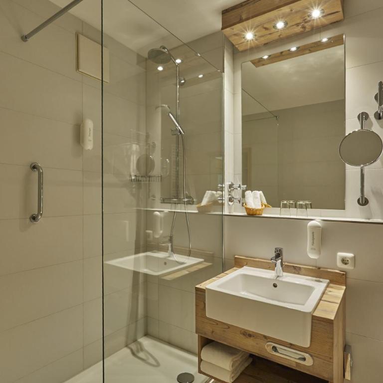 HYPERION Hotel Garmisch - Partenkirchen - Superior Doppelzimmer - 4