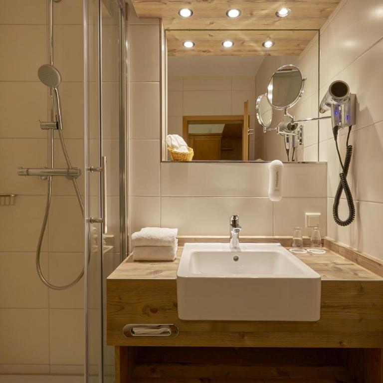 HYPERION Hotel Garmisch - Partenkirchen - Superior Einzelzimmer - 5