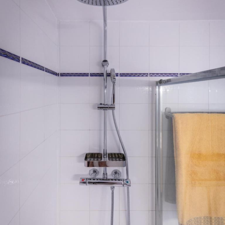 Precioso apartamento con piscina y vistas al mar - Apartamento de 2 dormitorios - 22
