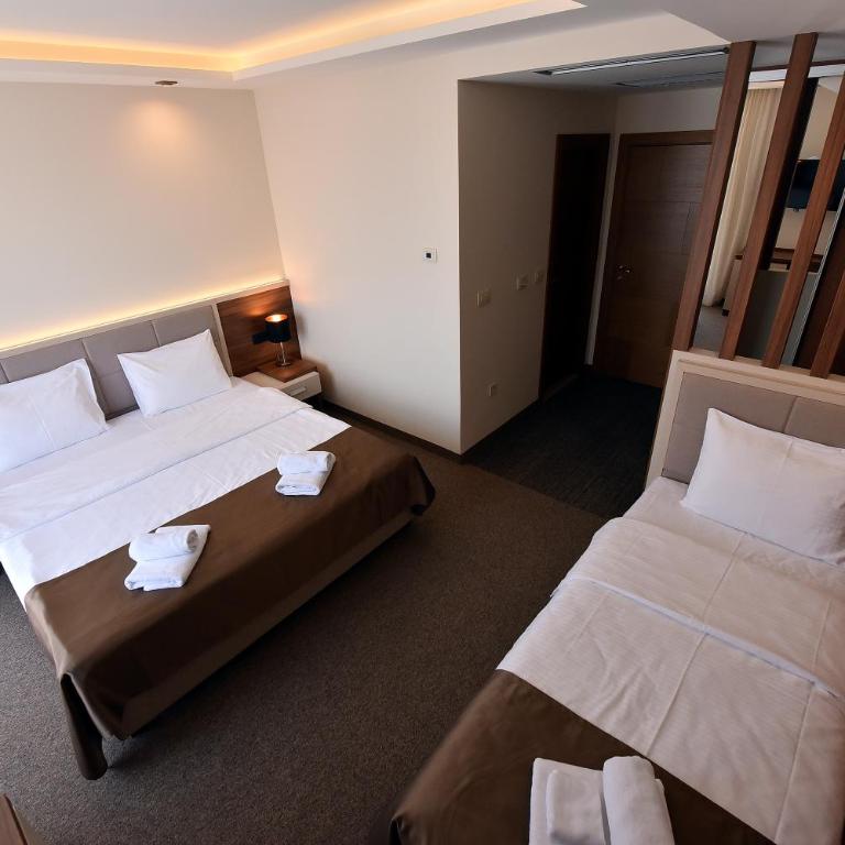Hotel Lazaro - Comfort Triple Room - 7