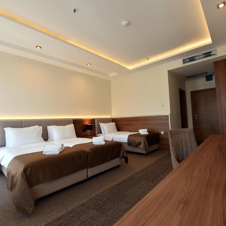 Hotel Lazaro - Comfort Triple Room - 11