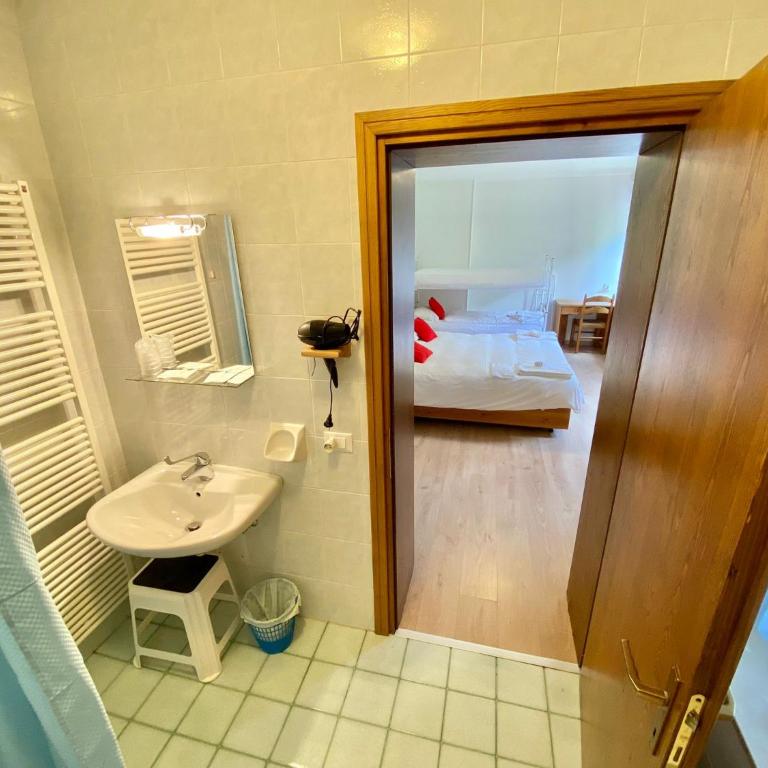 Hotel B&B Lorenzini Ski - Camera Quadrupla - 1
