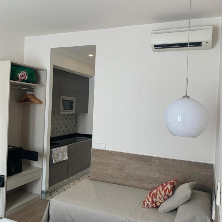LOFTS Puerta del SOL - Deluxe King Studio - 4