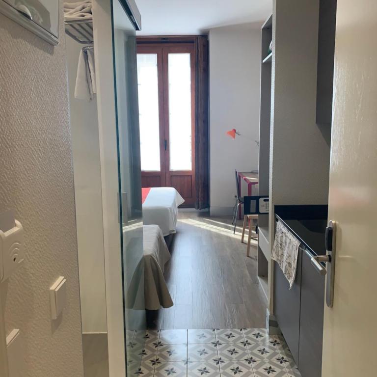 LOFTS Puerta del SOL - Deluxe King Studio - 7