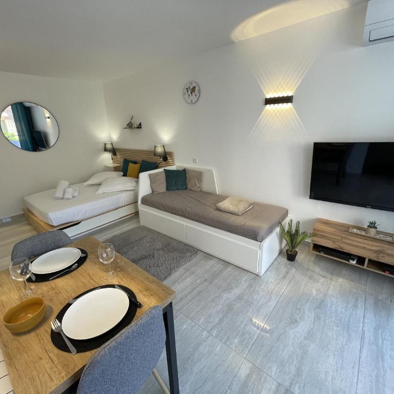 Studio moderne près de la plage & Monaco, Parking - Studio avec Terrasse - 10