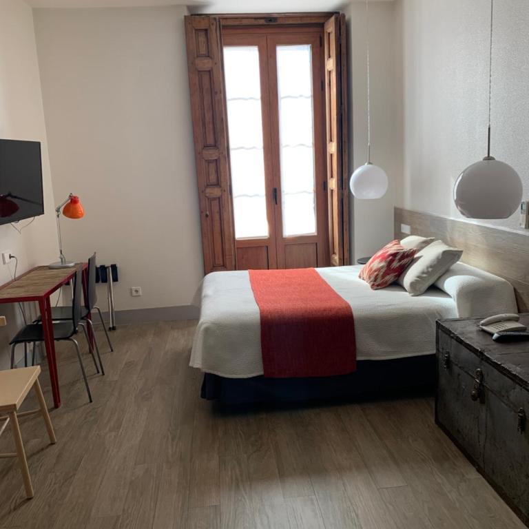 LOFTS Puerta del SOL - Deluxe King Studio - 10
