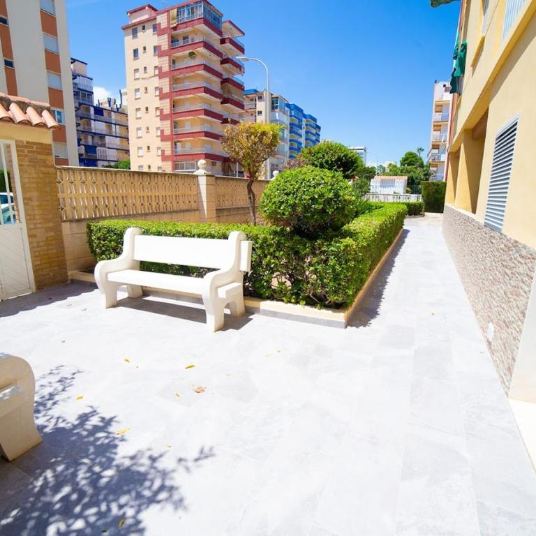 Menorca 100 m de Playa de Gandia 3 personas parking ascensor - Apartamento de 1 dormitorio - 20