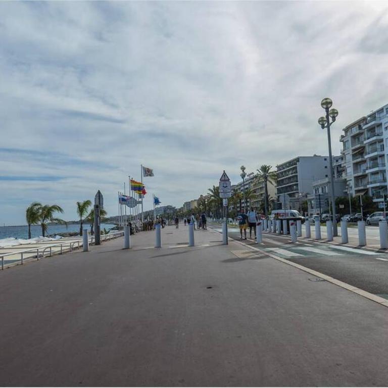 Apt 2 Pers 200m de la mer plus Parking proche - Studio avec Terrasse - 27
