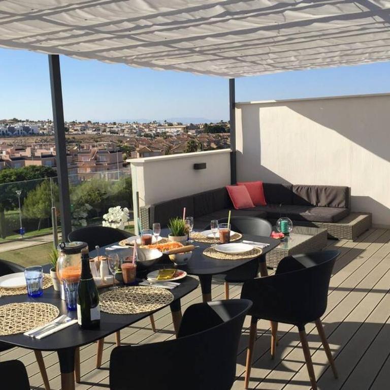 Fun Holiday Apartment Punta Prima - Three-Bedroom Apartment - 22