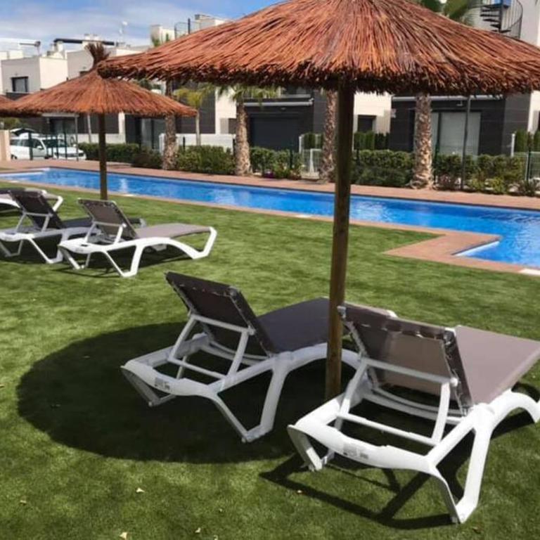 Fun Holiday Apartment Punta Prima - Three-Bedroom Apartment - 24