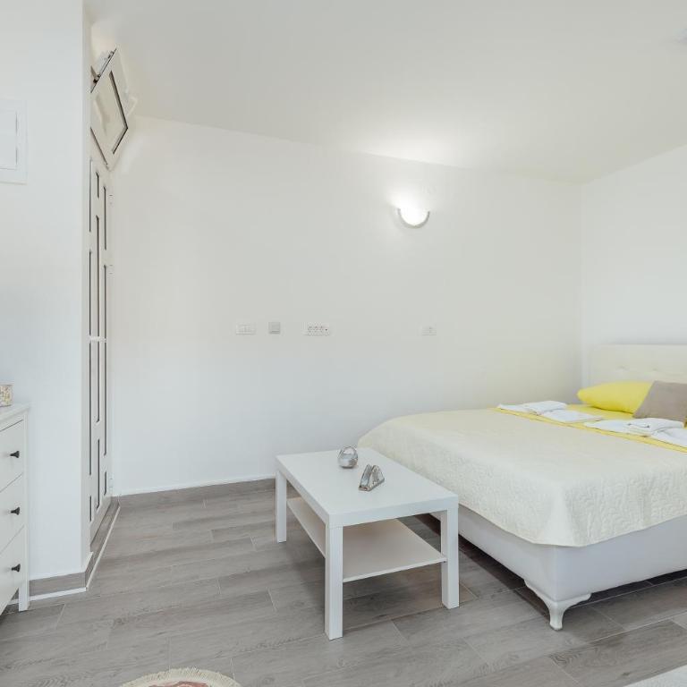 Todorovic apartmani - One-Bedroom Apartment - 12