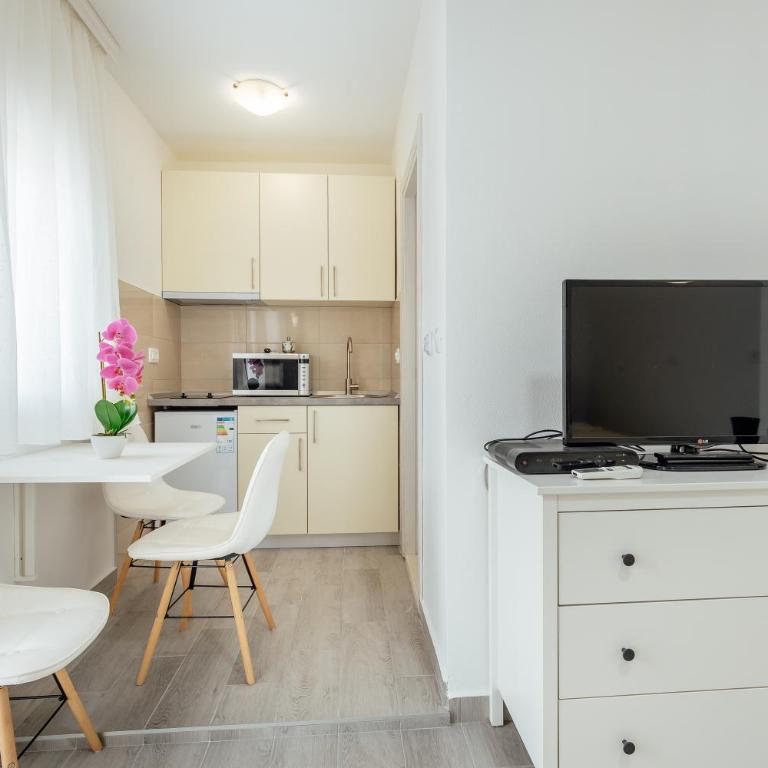 Todorovic apartmani - One-Bedroom Apartment - 13