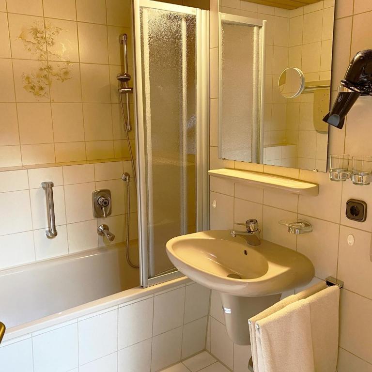 Haus Central Oberstdorf - Apartment mit 1 Schlafzimmer und 2 Balkons - Nebelhorn - 8