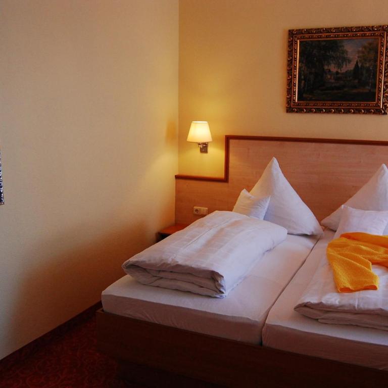 Hotel Marienhof - Doppelzimmer mit Balkon - 3