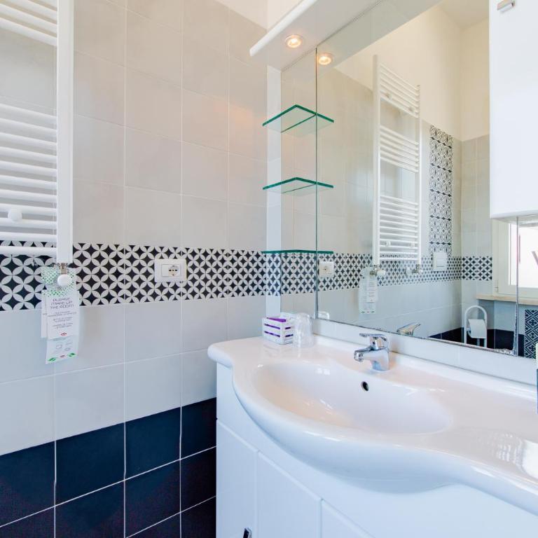 Pepe Nero Relax - Deluxe Double Room with Sea View - 5