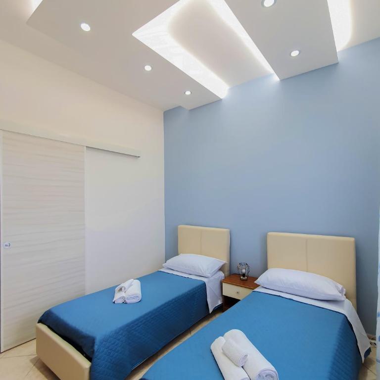 Al Mare - Camera Doppia con Letti Singoli con Bagno Privato - 2