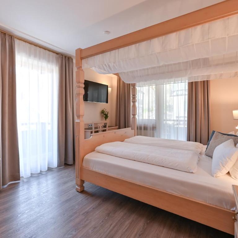 Hotel Alpenstuben - Familienzimmer mit eigenem Bad - 8