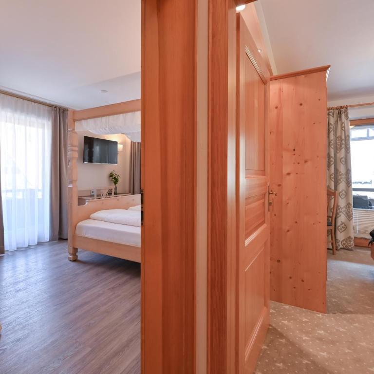 Hotel Alpenstuben - Familienzimmer mit eigenem Bad - 9