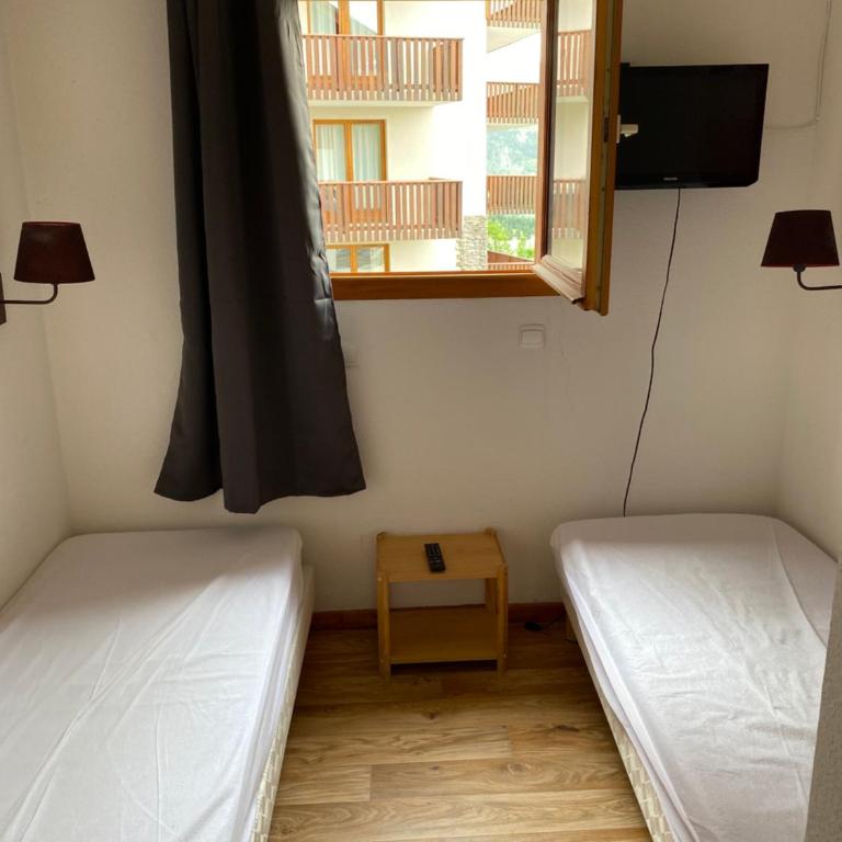 Skis aux pieds station 1800 Dame Blanche - Two-Bedroom Apartment - 10
