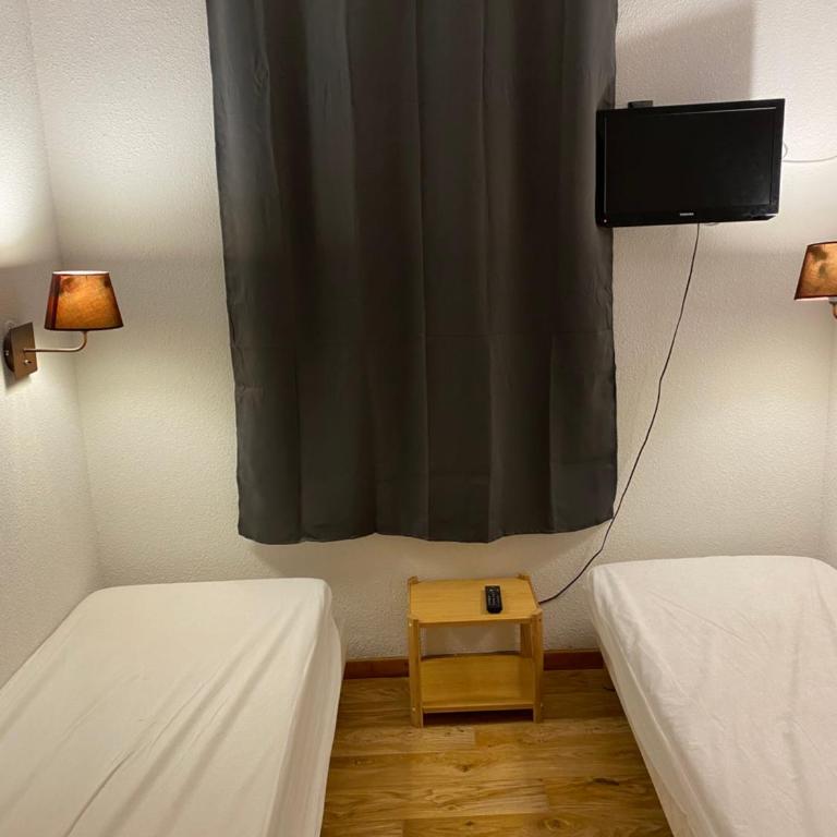 Skis aux pieds station 1800 Dame Blanche - Two-Bedroom Apartment - 11