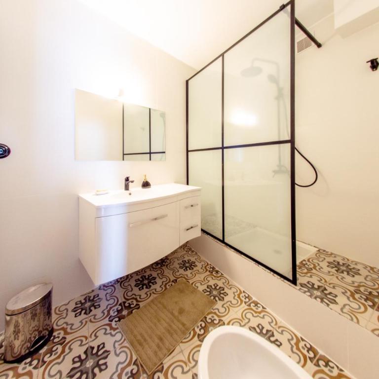 RétroMirabeau "Le Raspaïl" - 65m2 avec VUE - 2 CHAMBRES - 4 pers - COURS MIRABEAU HALLES GARE - EMPLACEMENT TOP - Chèques Vacances CONNECT - Apartamento de 2 dormitorios con vistas al jardín - 21