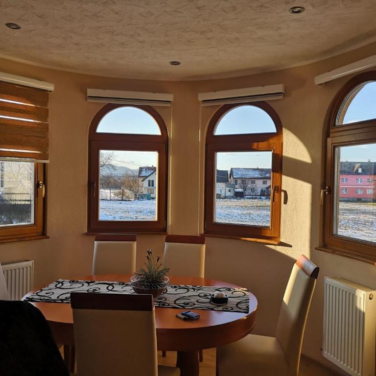 Rooms Delux Sarajevo - Dvokrevetna Soba sa Bračnim Krevetom i Balkonom (2 Odrasle Osobe + 1 Dete) - 42