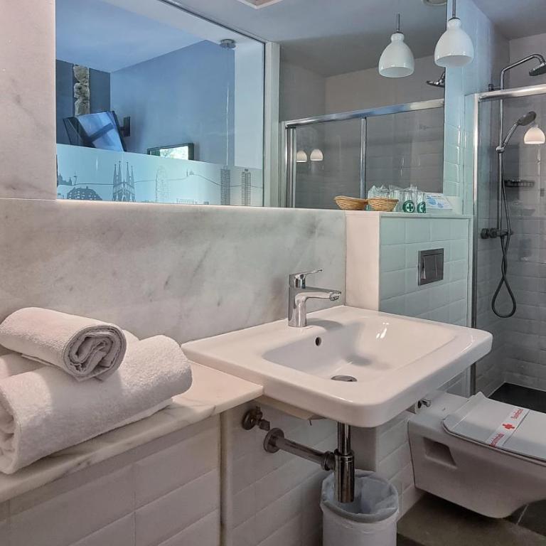 Hotel Sant Agustí - Comfort Double room with External View - 6