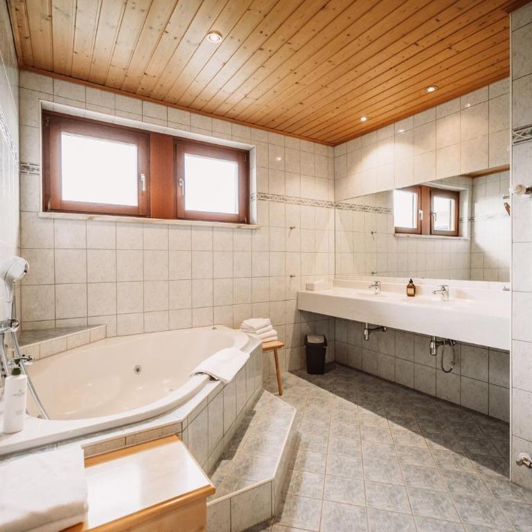 Weinhotel Maitz Wolfgang - Familiensuite - 9
