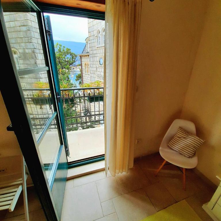 Apartments Jelena Skver - Double Room with Balcony - 3