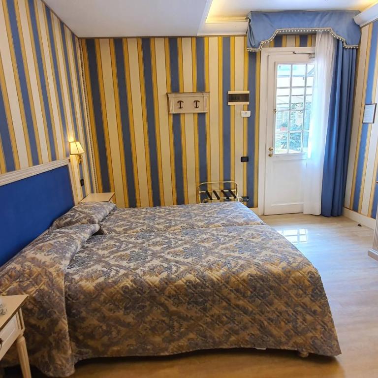 Hotel Carlton On The Grand Canal - Camera Matrimoniale con Patio - 6