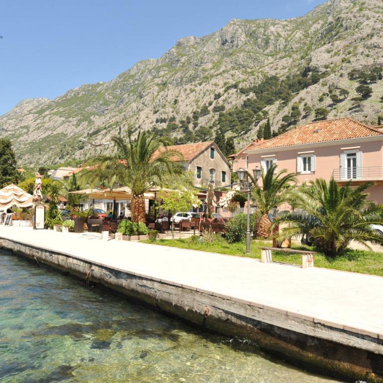 Apartments Marilu - Two-Bedroom Apartment with Sea View - 1