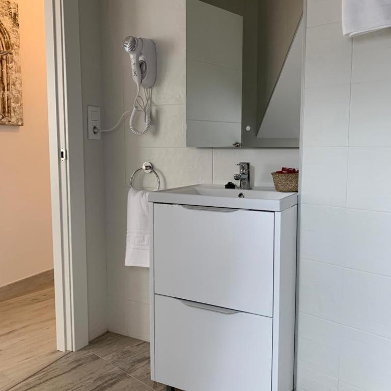 Apartamento Los Arcos - Two-Bedroom Apartment - 13