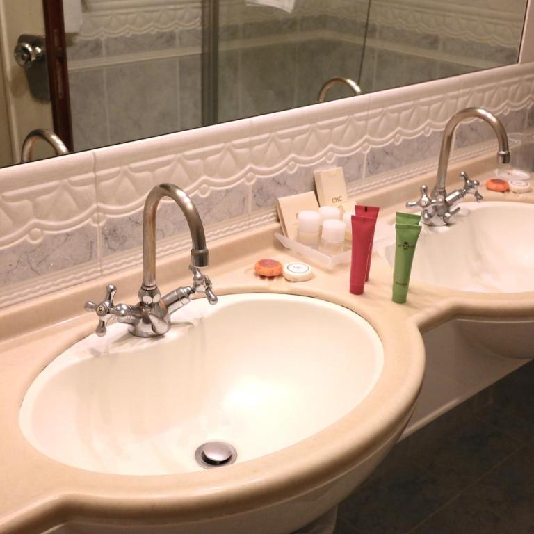 Hotel Carlton On The Grand Canal - Camera Matrimoniale con Patio - 7