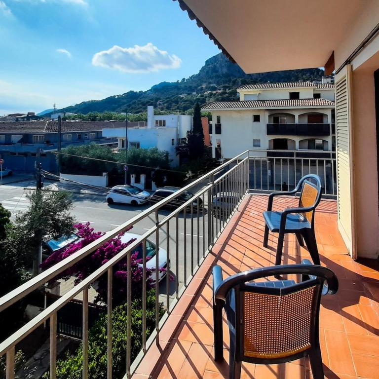 BON DIA 34 Sistach Rentals - Studio Apartment - 1
